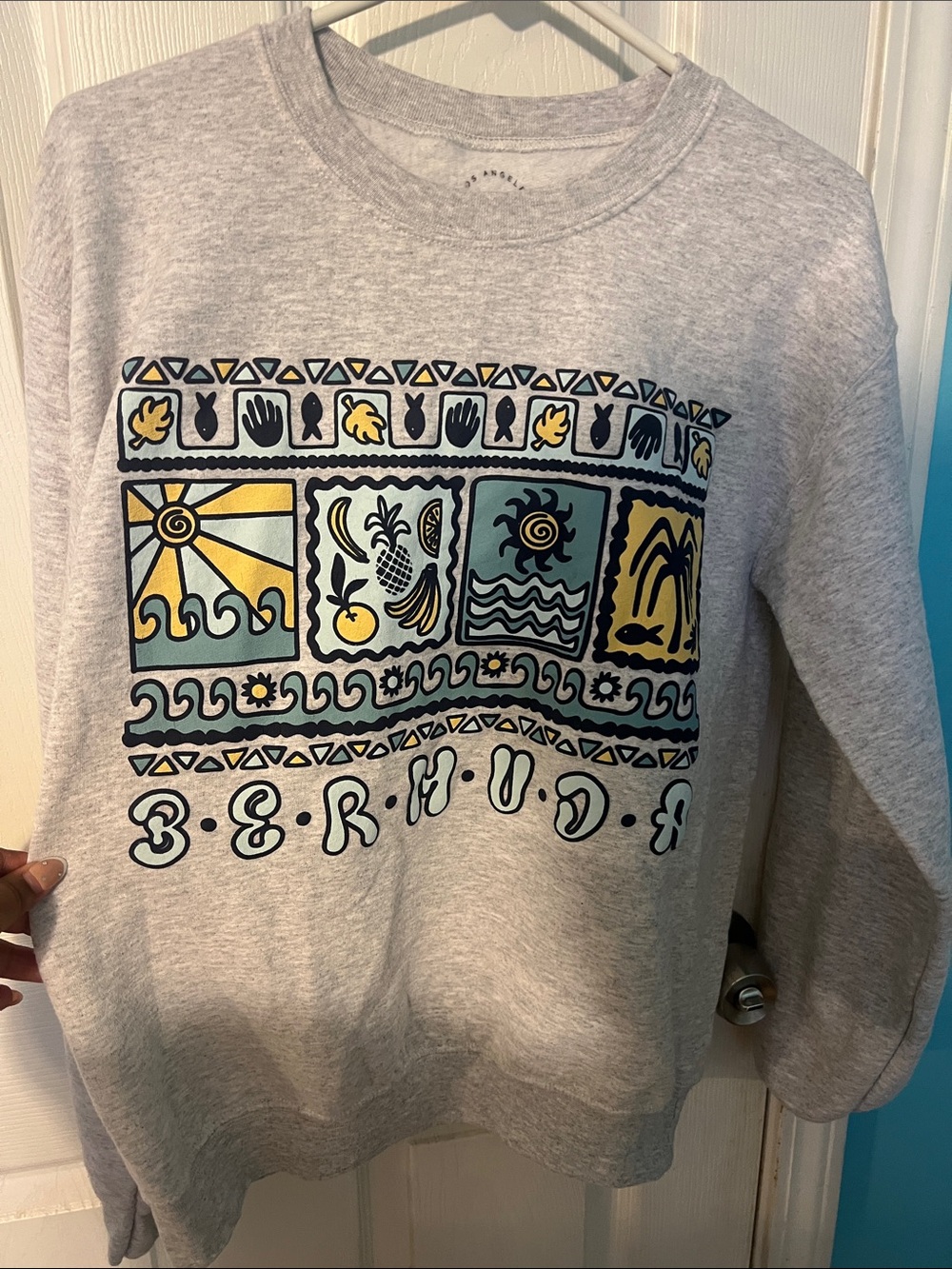PacSun Light Gray Crewneck Sweater with Yellow & Teal Graphic Panel